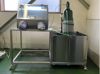 ドライアイスを利用した洗浄機